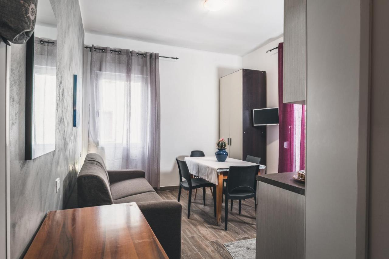 Bulldog Station Apartments With Private Wc, Ac, Tv Mestre Kültér fotó
