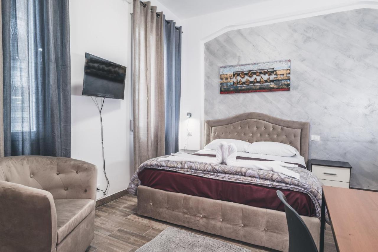 Bulldog Station Apartments With Private Wc, Ac, Tv Mestre Kültér fotó