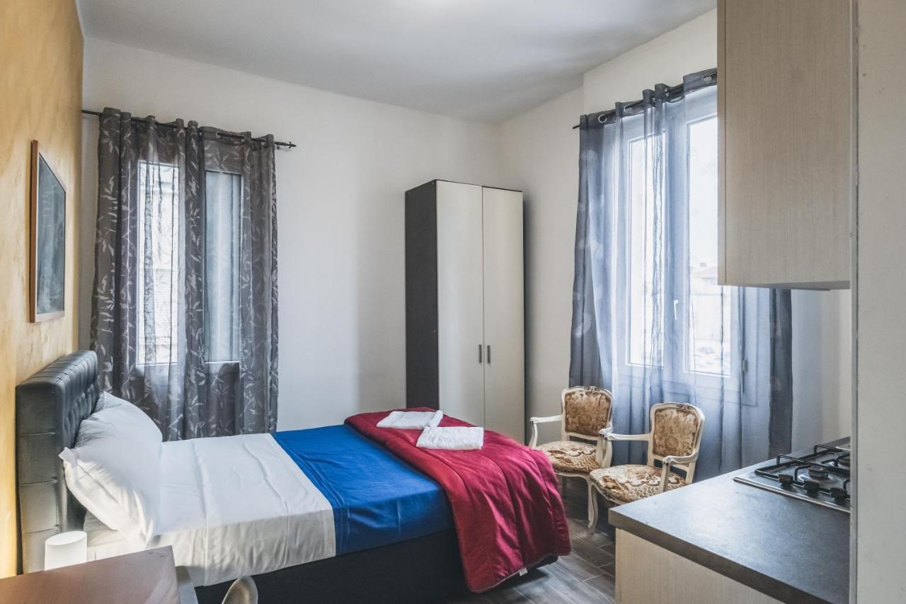 Bulldog Station Apartments With Private Wc, Ac, Tv Mestre Kültér fotó