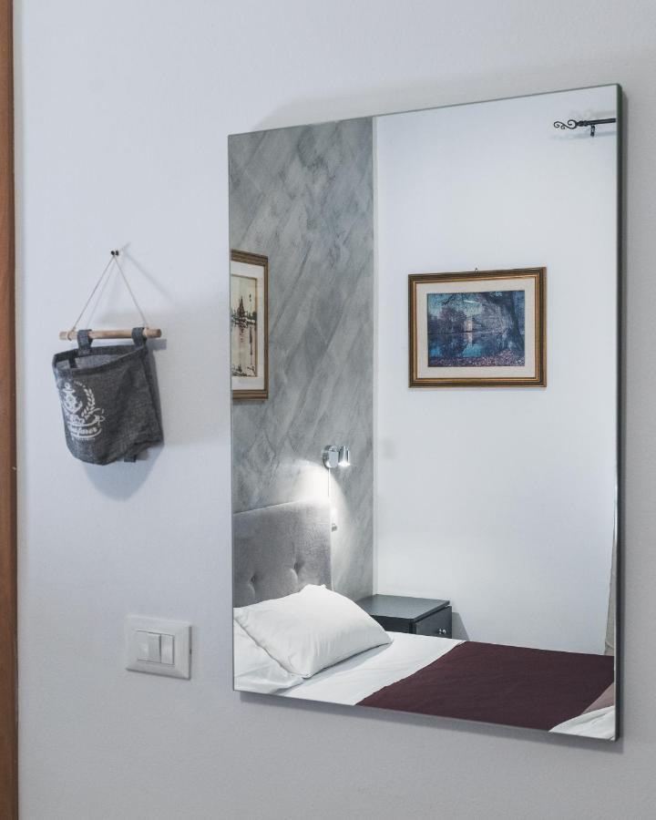Bulldog Station Apartments With Private Wc, Ac, Tv Mestre Kültér fotó