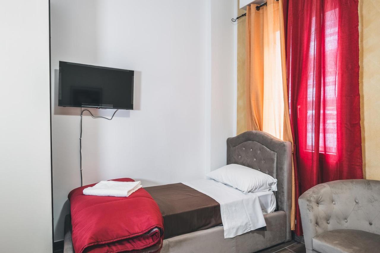 Bulldog Station Apartments With Private Wc, Ac, Tv Mestre Kültér fotó