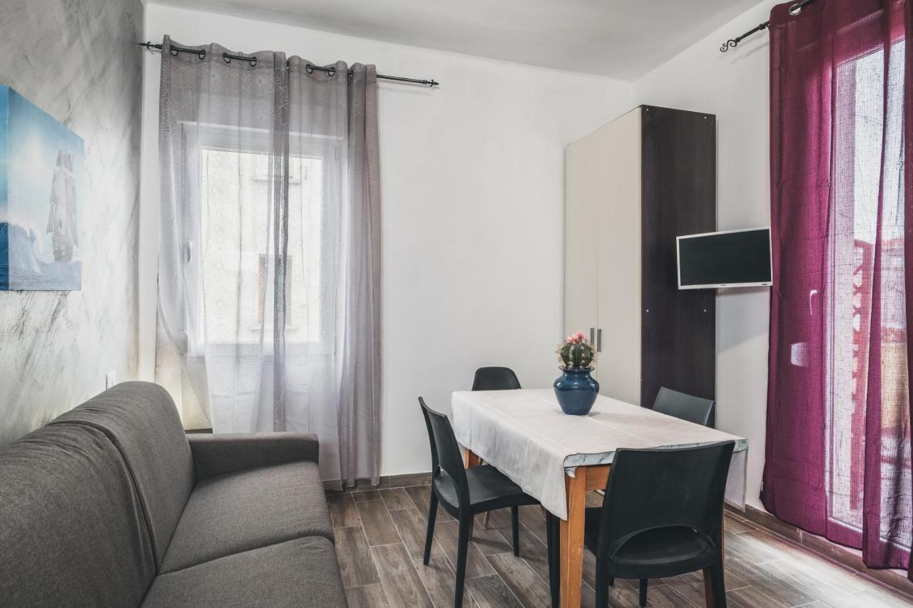 Bulldog Station Apartments With Private Wc, Ac, Tv Mestre Kültér fotó