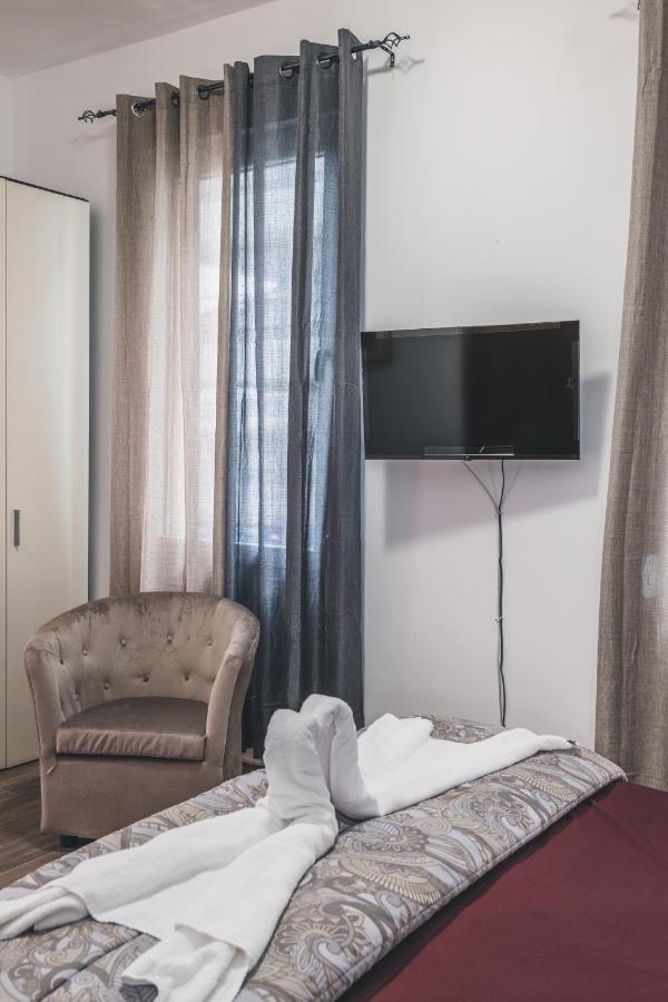 Bulldog Station Apartments With Private Wc, Ac, Tv Mestre Kültér fotó