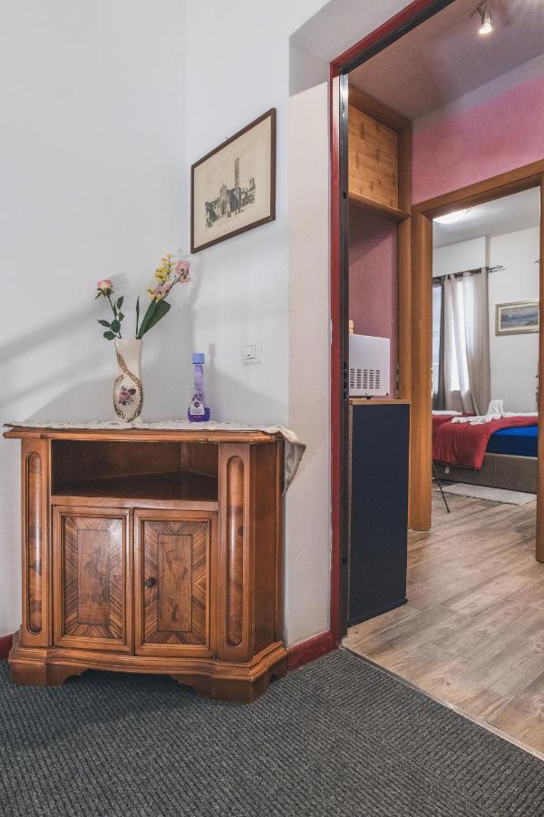Bulldog Station Apartments With Private Wc, Ac, Tv Mestre Kültér fotó